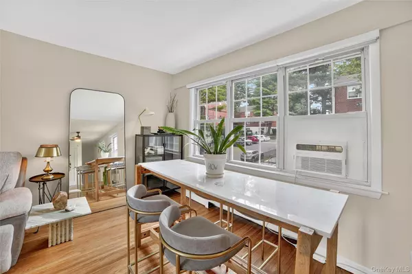 Hartsdale, NY 10530,17 Fieldstone DR #148