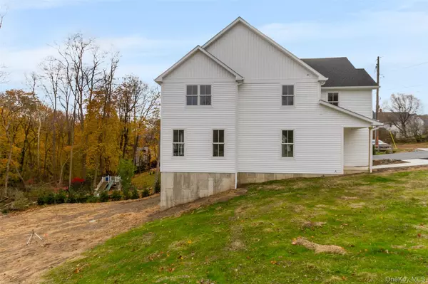 Brewster, NY 10509,4 Eastview CT