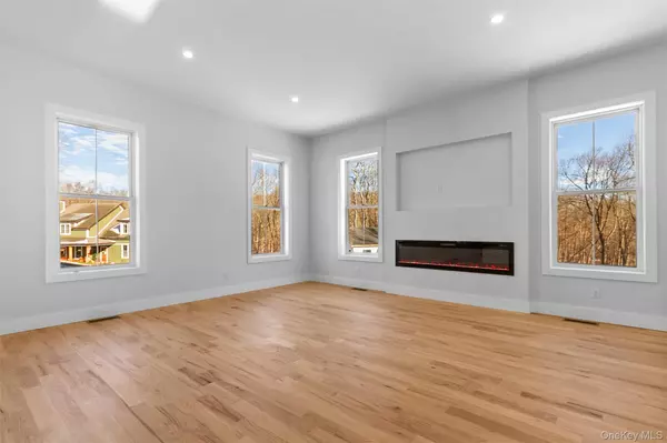 Brewster, NY 10509,4 Eastview CT