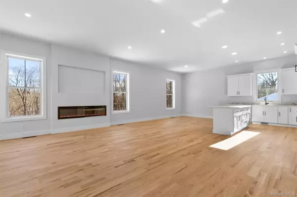 Brewster, NY 10509,4 Eastview CT