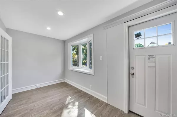 Forest Hills, NY 11375,6915 Loubet