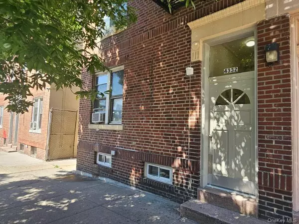Woodside, NY 11104,43-32 40 ST
