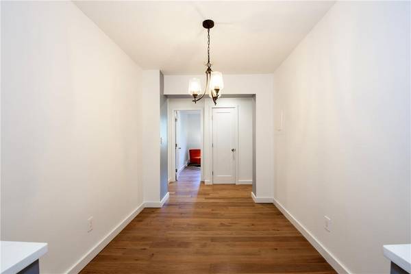 Scarsdale, NY 10583,500 Central Park AVE #414