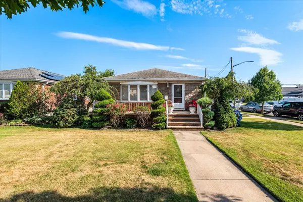 91-04 156th AVE, Howard Beach, NY 11414