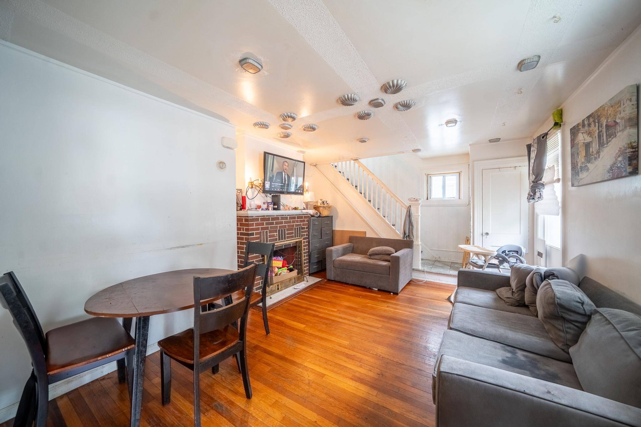 Hempstead, NY 11550,295 Washington ST