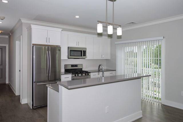 Central Islip, NY 11722,75 Circle DR #89-201