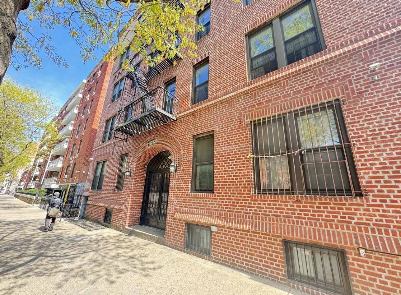 Flushing, NY 11355,132-30 Sanford AVE #4F