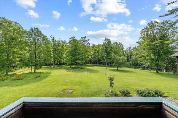 Dover Plains, NY 12522,10 May Knoll