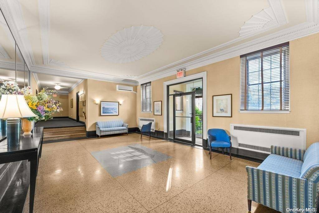 Woodmere, NY 11598,1 Meadow DR #3D