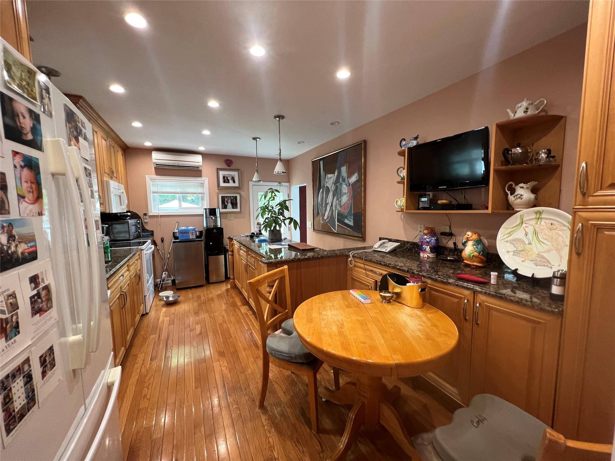 North Woodmere, NY 11581,11 Pearl ST