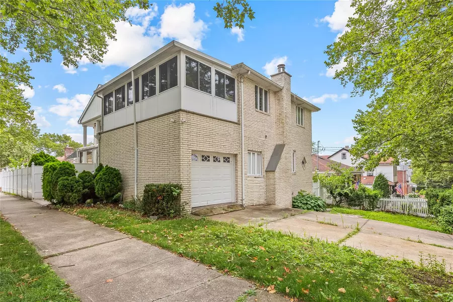 154-70 11th AVE, Beechhurst, NY 11357