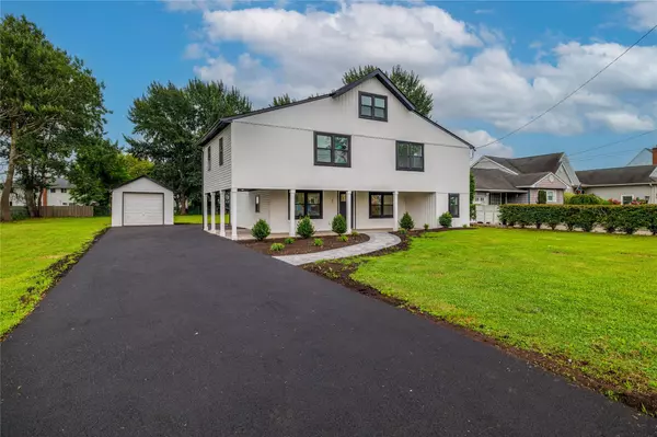 Amityville, NY 11701,62 Central AVE