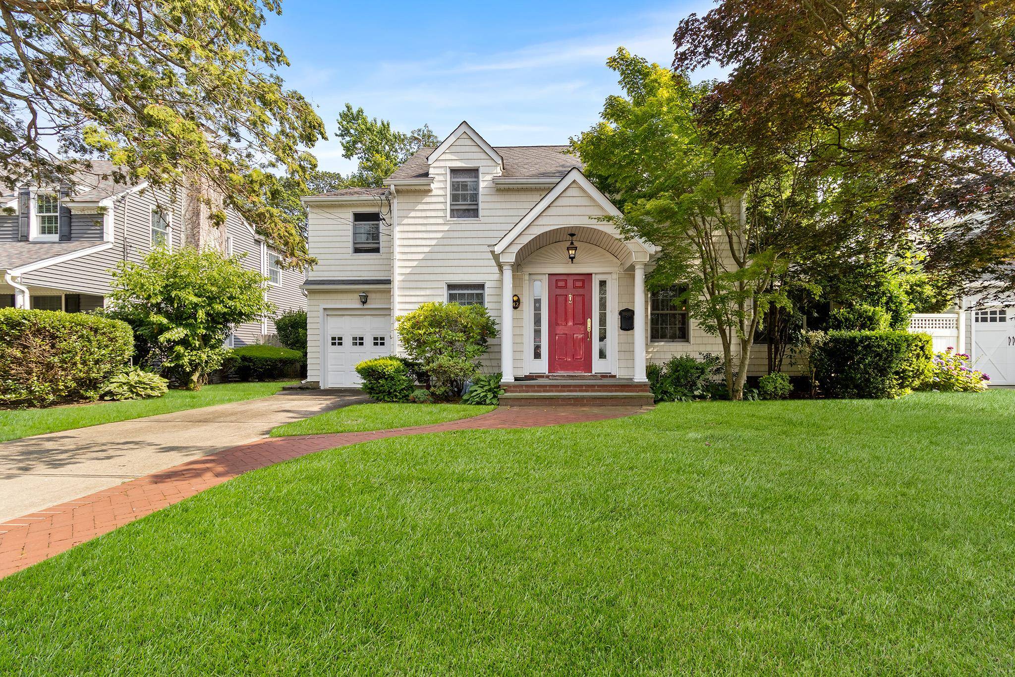42 E Webster ST, Merrick, NY 11566