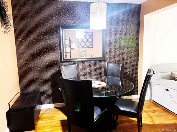 Valley Stream, NY 11581,530 Dubois AVE #B3