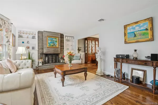 Northport, NY 11768,32 Soundview DR