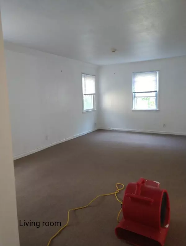 Long Beach, NY 11561,33 W Walnut ST #Lower