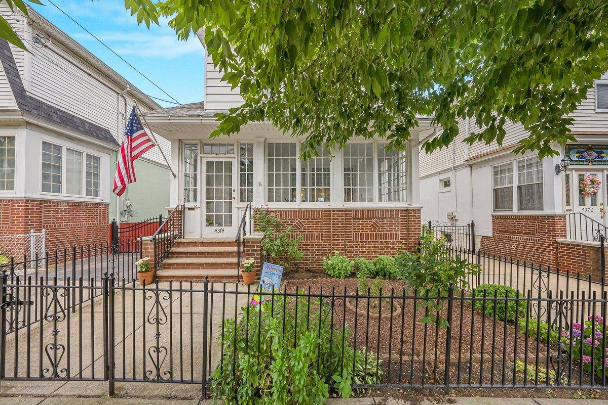 Bronx, NY 10470,4374 Katonah AVE
