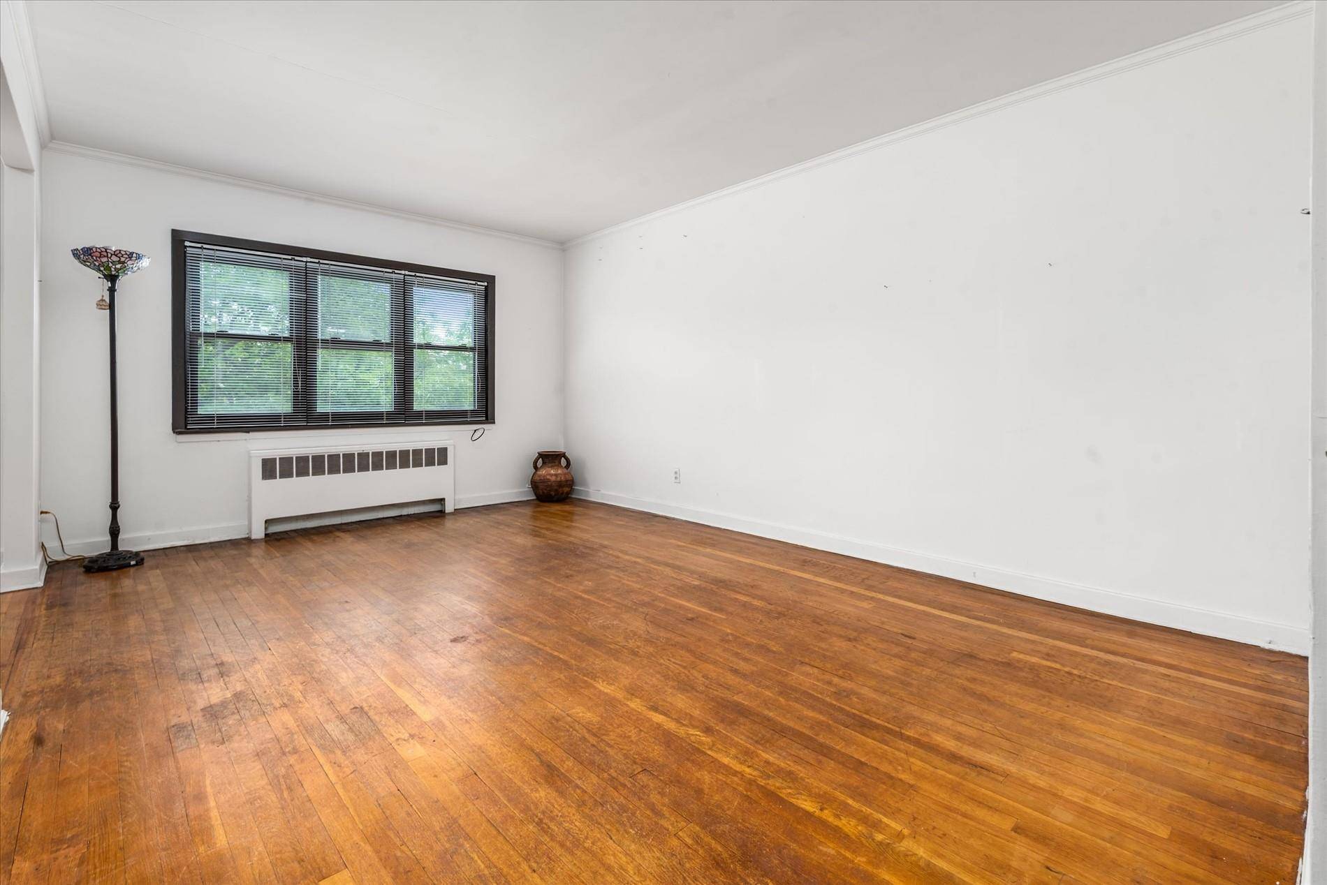 Maspeth, NY 11378,5974 Fresh Pond RD
