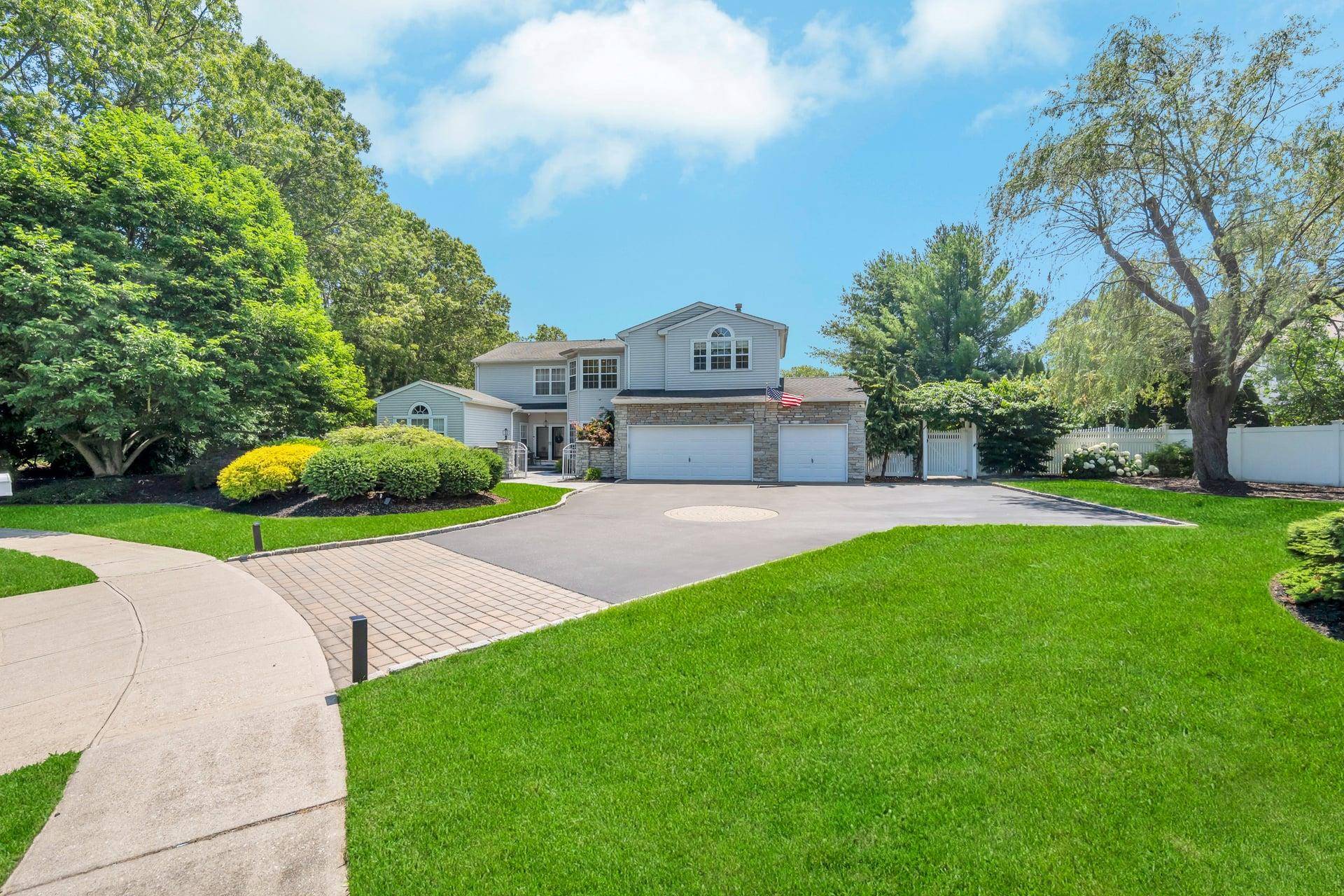 Lake Grove, NY 11755,5 Clematis CT
