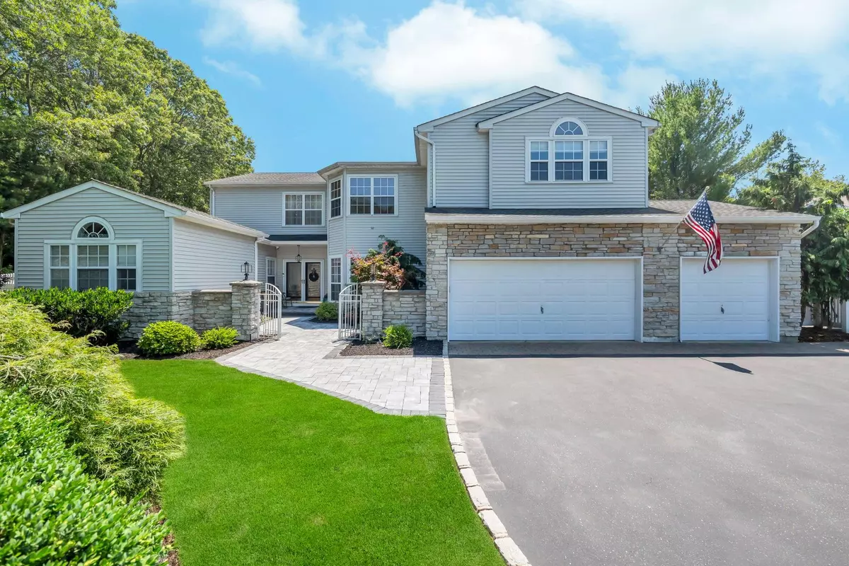 Lake Grove, NY 11755,5 Clematis CT