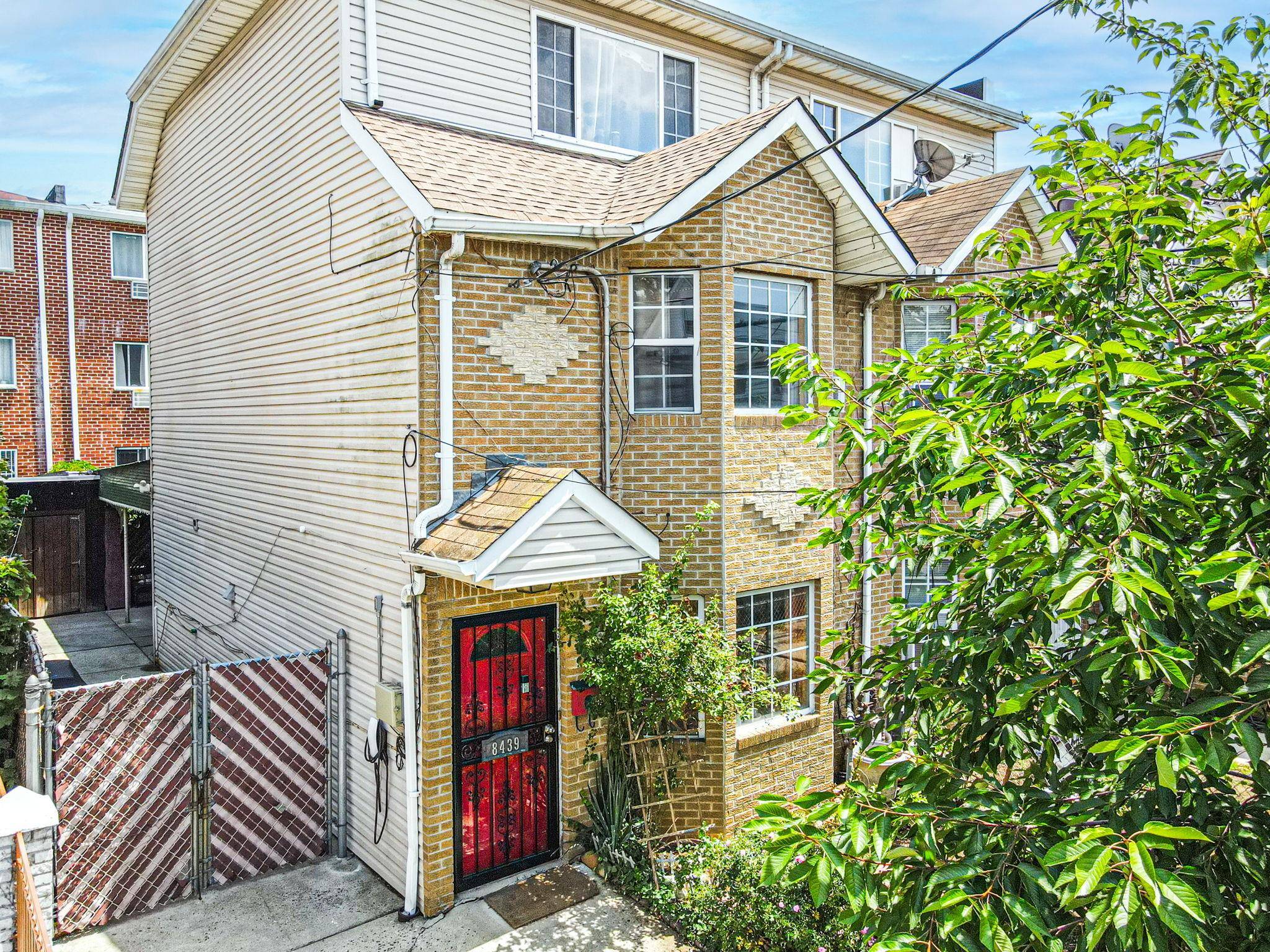 8439 130th ST, Kew Gardens, NY 11415