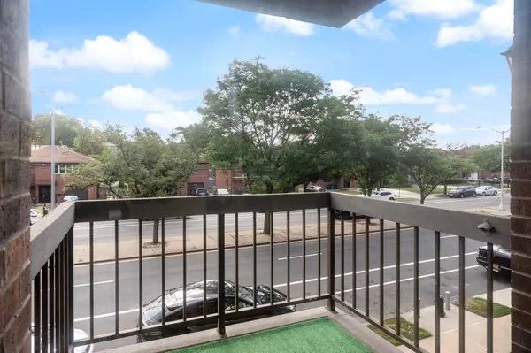 Fresh Meadows, NY 11365,71-24 164th ST #2