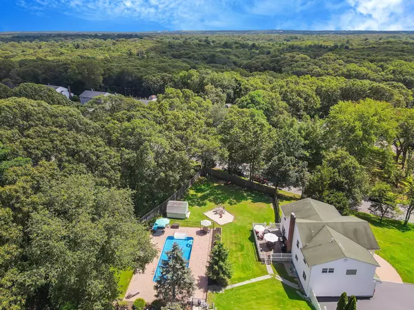 Smithtown, NY 11787,11 Dillmont DR