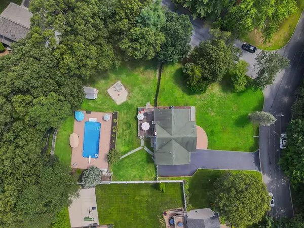 Smithtown, NY 11787,11 Dillmont DR