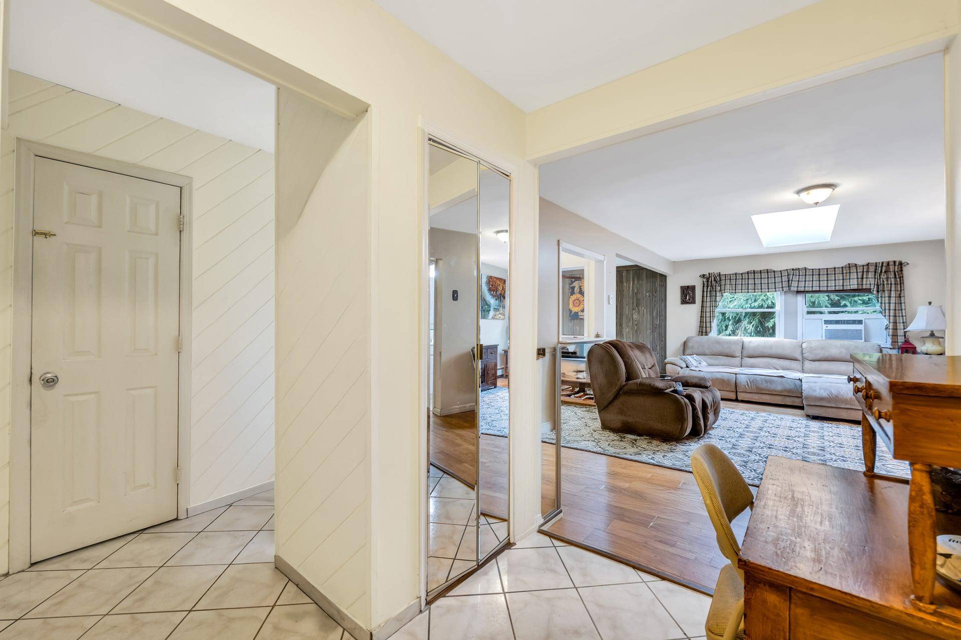 Coram, NY 11727,7 Grand Canyon LN