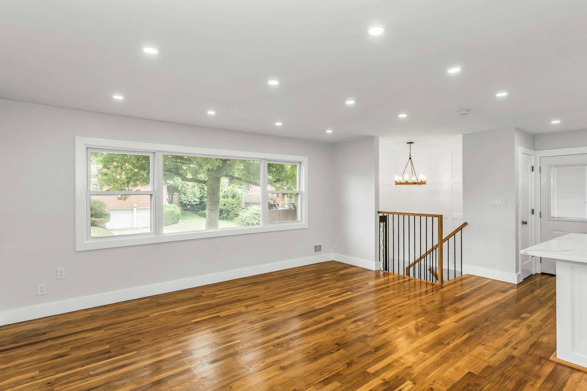 Little Neck, NY 11362,7330 A 244th ST