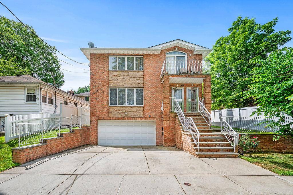 253-12 58 AVE, Little Neck, NY 11362
