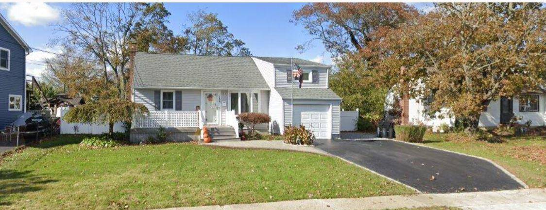 West Islip, NY 11795,155 Reynolds RD