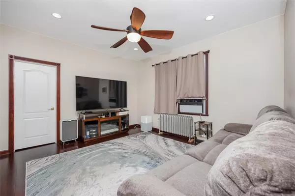 Middle Village, NY 11379,6616 75th ST
