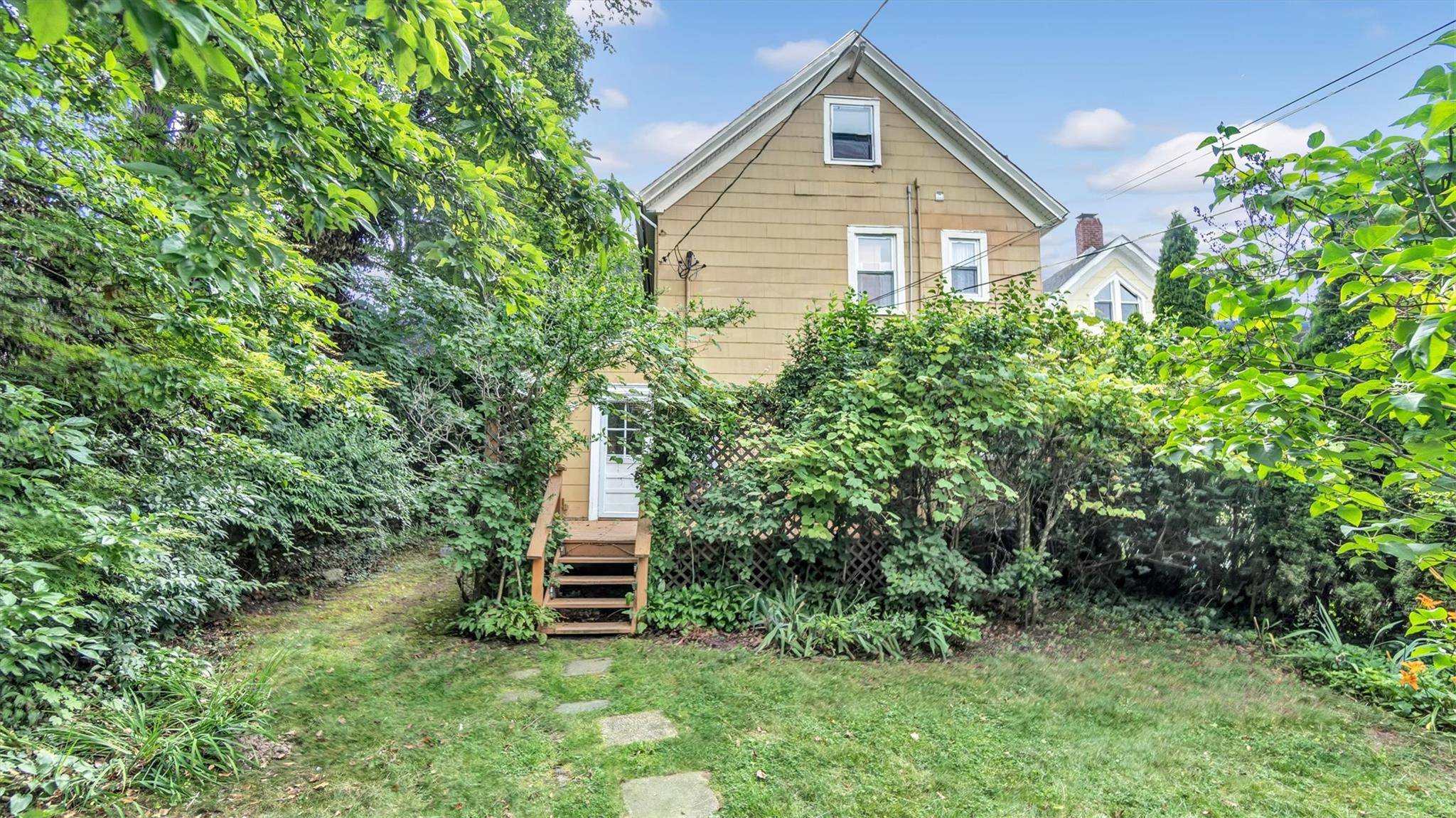 Greenport, NY 11944,538 Main RD #upper