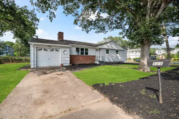 121 Arlington AVE, Wyandanch, NY 11798