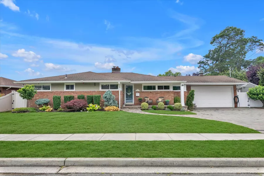 2854 Lenox RD, Oceanside, NY 11572