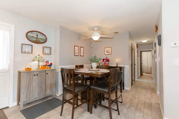 Saint James, NY 11780,605 Cabot CT #605