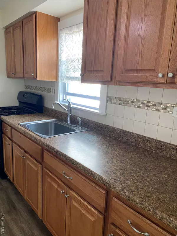 Pearl River, NY 10965,127 N Middletown RD