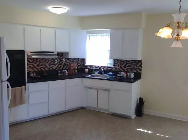 Elmhurst, NY 11373,8502 57th RD