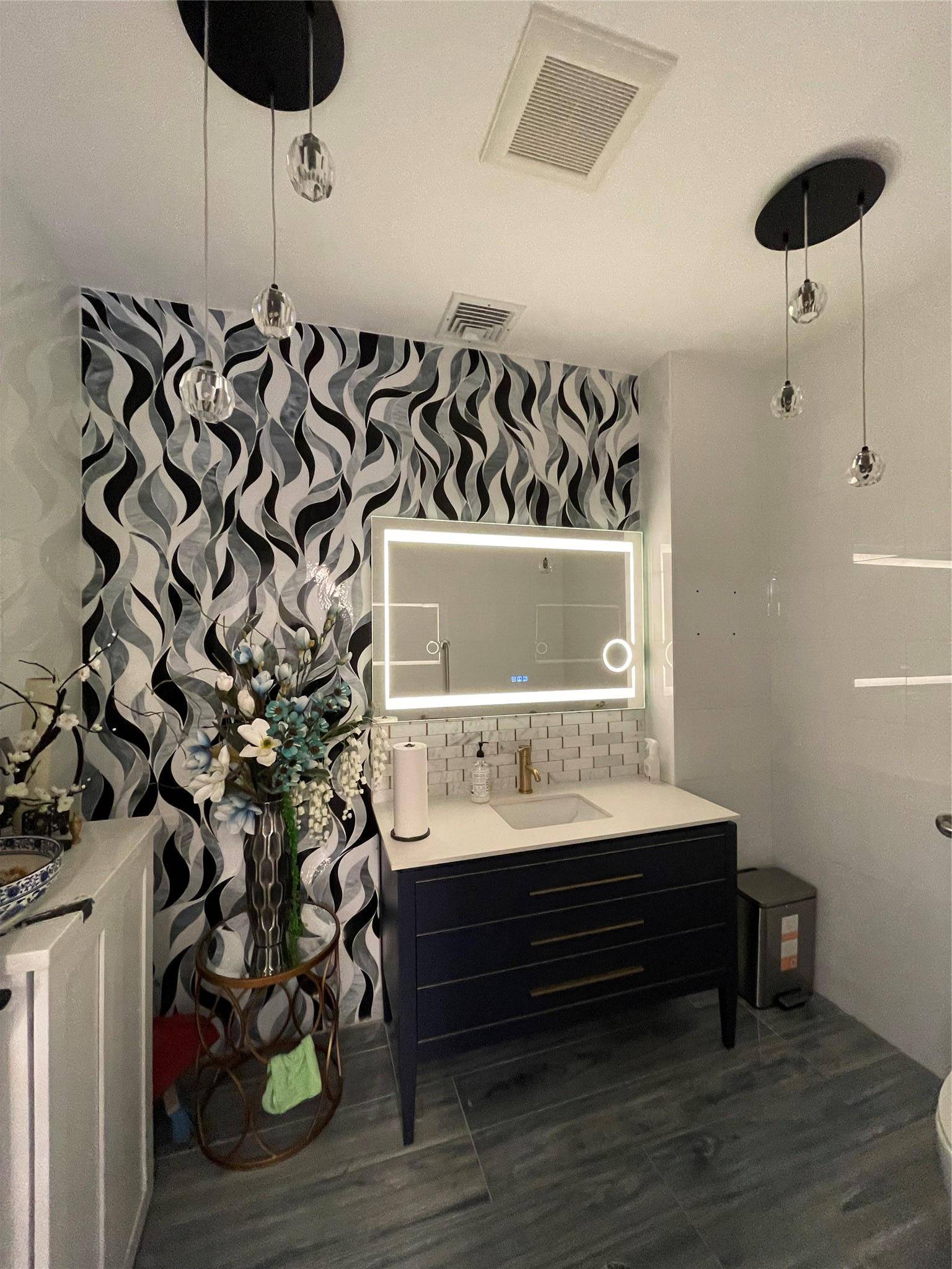 Merrick, NY 11566,Address not disclosed