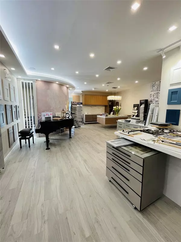 Merrick, NY 11566,Address not disclosed