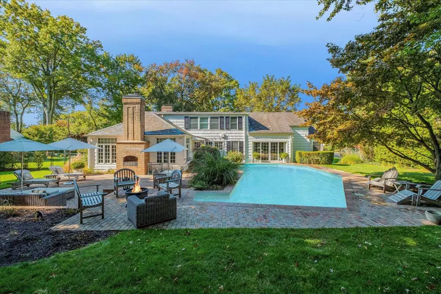 7 Westview LN, Scarsdale, NY 10583