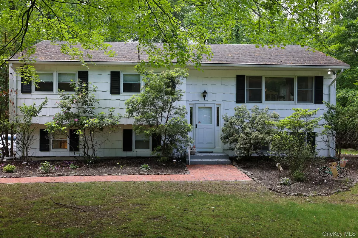 Airmont, NY 10952,21 Edgebrook LN