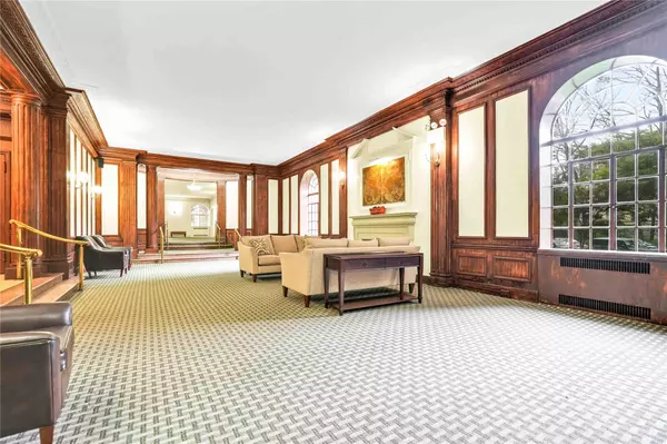Kew Gardens, NY 11415,84-51 Beverly RD #5P