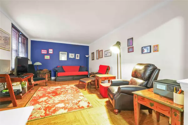 Kew Gardens, NY 11415,84-51 Beverly RD #5P