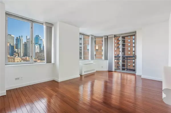 New York (manhattan), NY 10036,500 W 43rd ST #15E