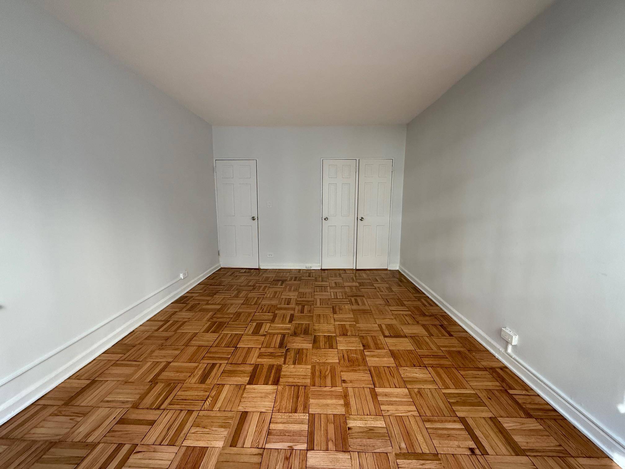 Rego Park, NY 11374,98-10 64 AVE #2E