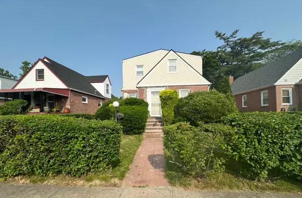 130-16 233rd ST, Rosedale, NY 11422