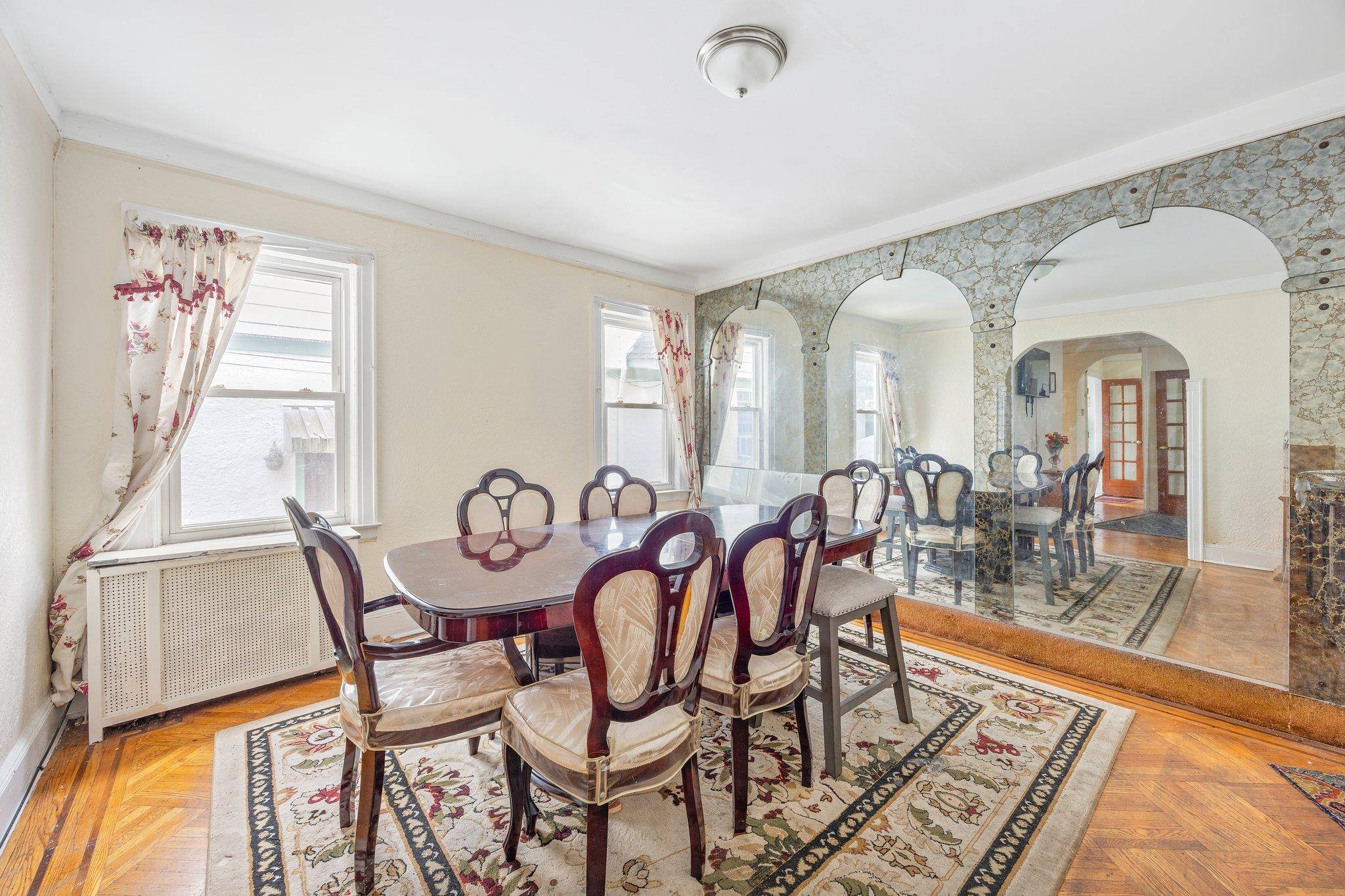 Saint Albans, NY 11412,10446 199th ST