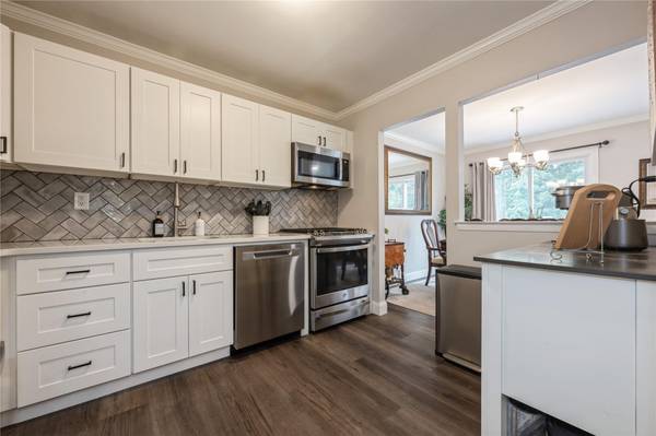 350 Lakeland AVE #7G, Sayville, NY 11782